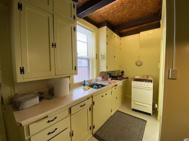 Foto del edificio - $1,500 | 2 Bedroom, 1 Bathroom 1st Floor Duplex | No Pets | Available for an August 11th, 2026 Mo...