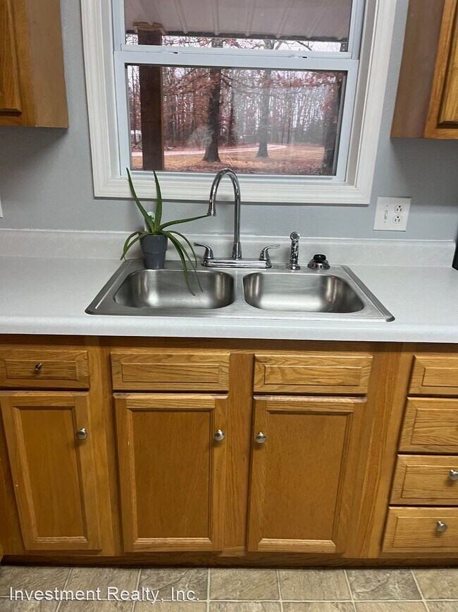 Building Photo - 2 br, 1 bath House - 27505 Status Dr