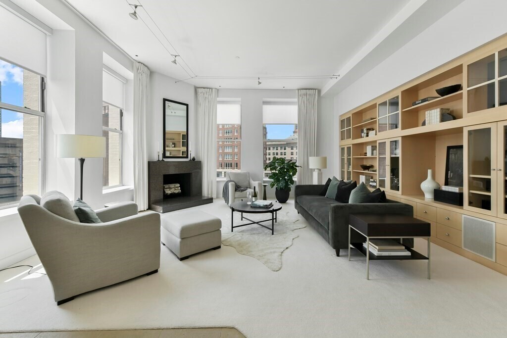 Primary Photo - 221 Columbus Ave