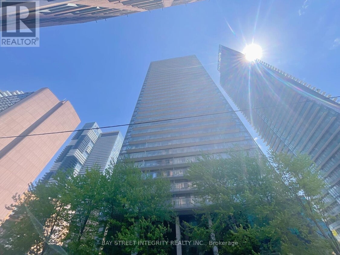 Photo principale - 37-1737 Grosvenor St