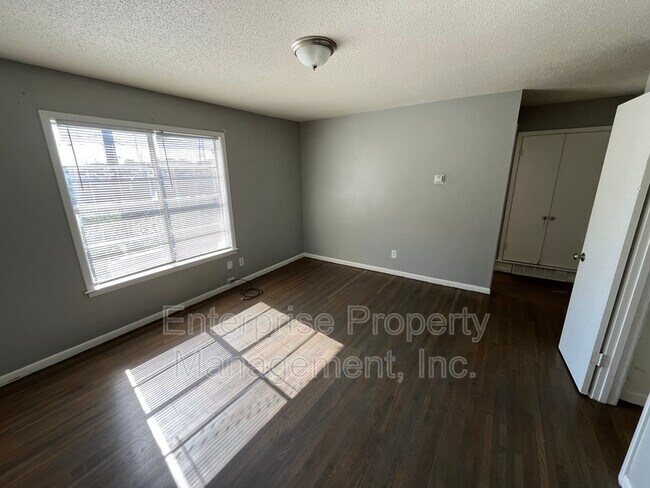 Foto del edificio - 3969 Southlawn Ave