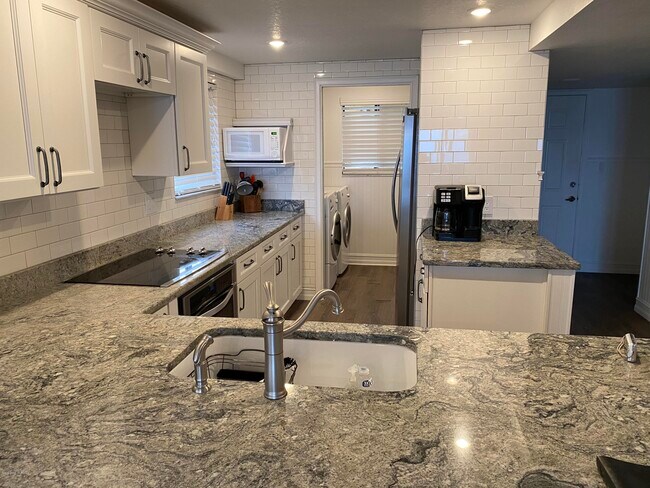 Foto del edificio - 8500 Ridgewood Ave