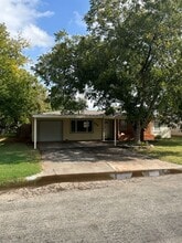 Building Photo - 325 Briarwood St