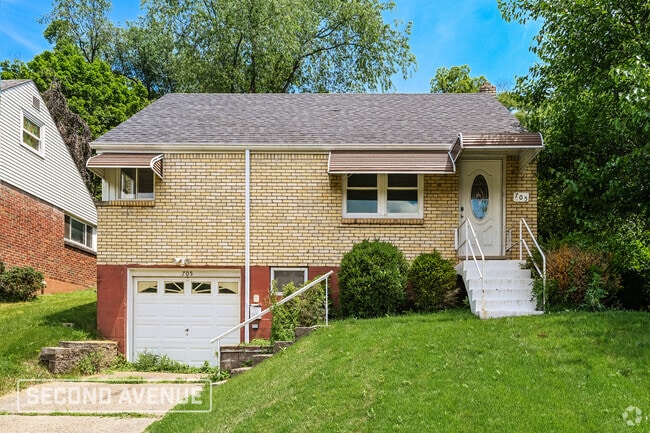 Building Photo - 705 Churchill Ave