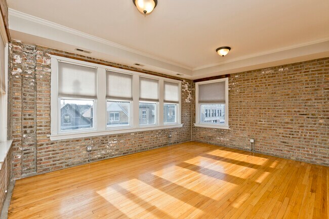 Foto del edificio - 3041 W Diversey Ave
