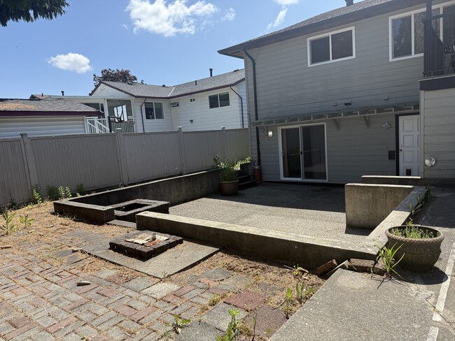 Building Photo - 11825-11891 91 Ave