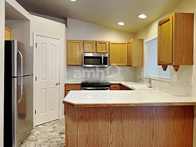 Building Photo - 37 Boardwalk Way