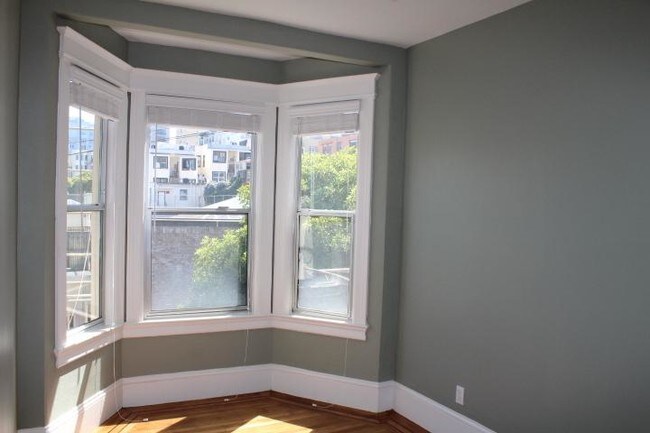 Building Photo - 2 bedroom in San Francisco CA 94133