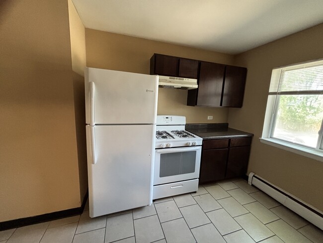 Building Photo - 701 Spruce Ct
