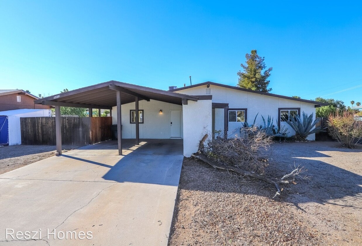 Primary Photo - 3 br, 2 bath House - 3212 South Magda Ave