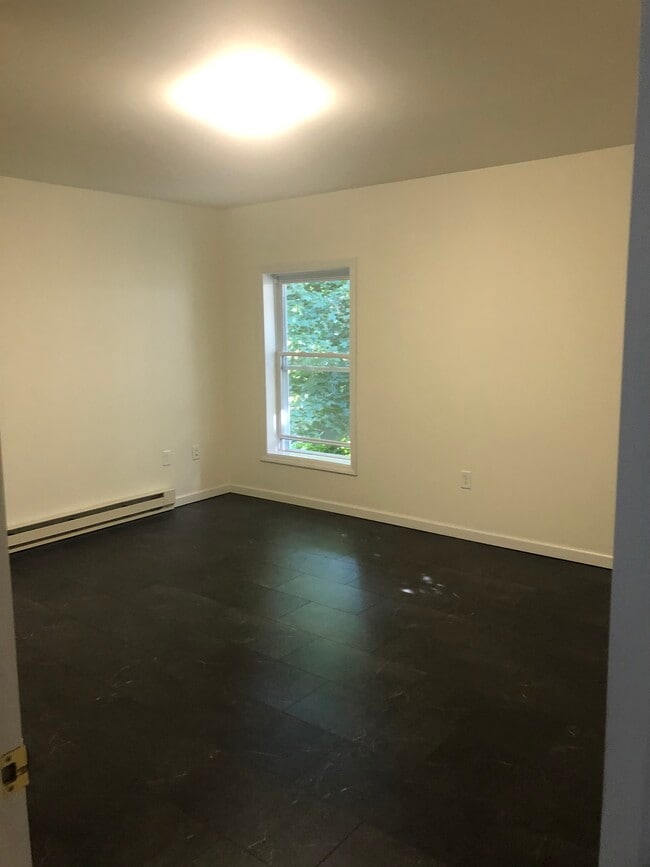 Building Photo - 120 Chambers Aly