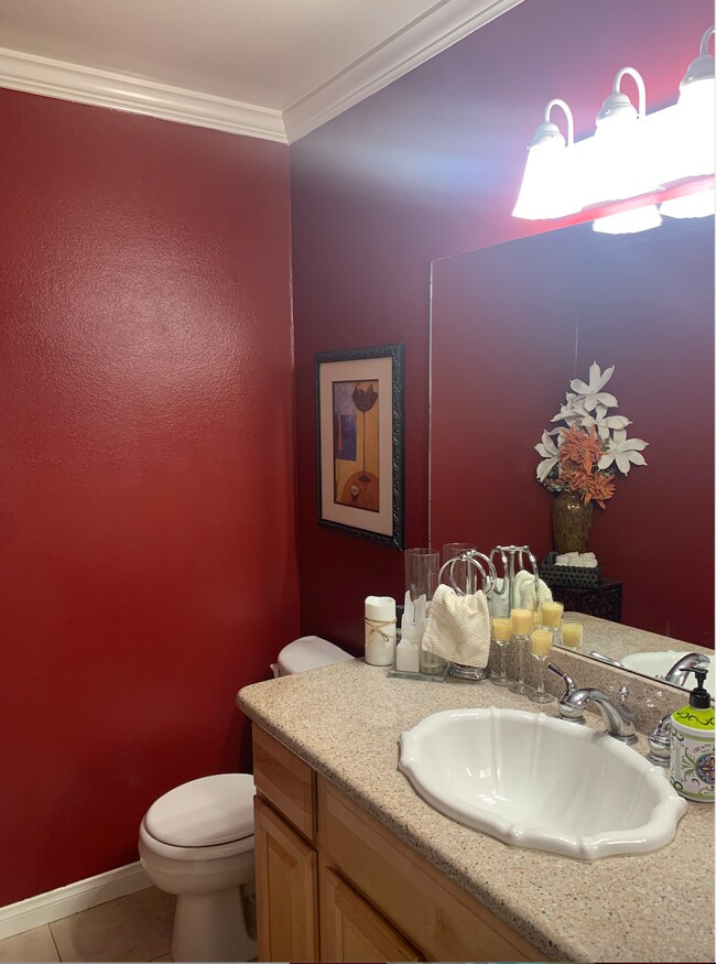 bathroom - 253 N Mar Vista Ave
