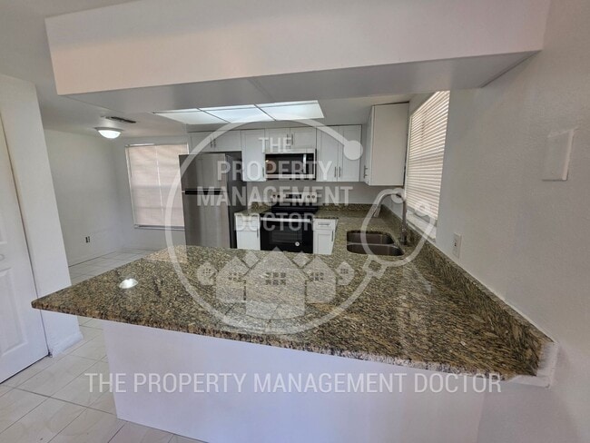 Building Photo - 1617 Crossridge Dr
