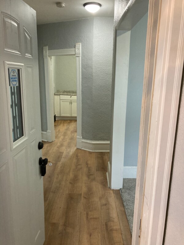 Foto principal - 912 5th St SW