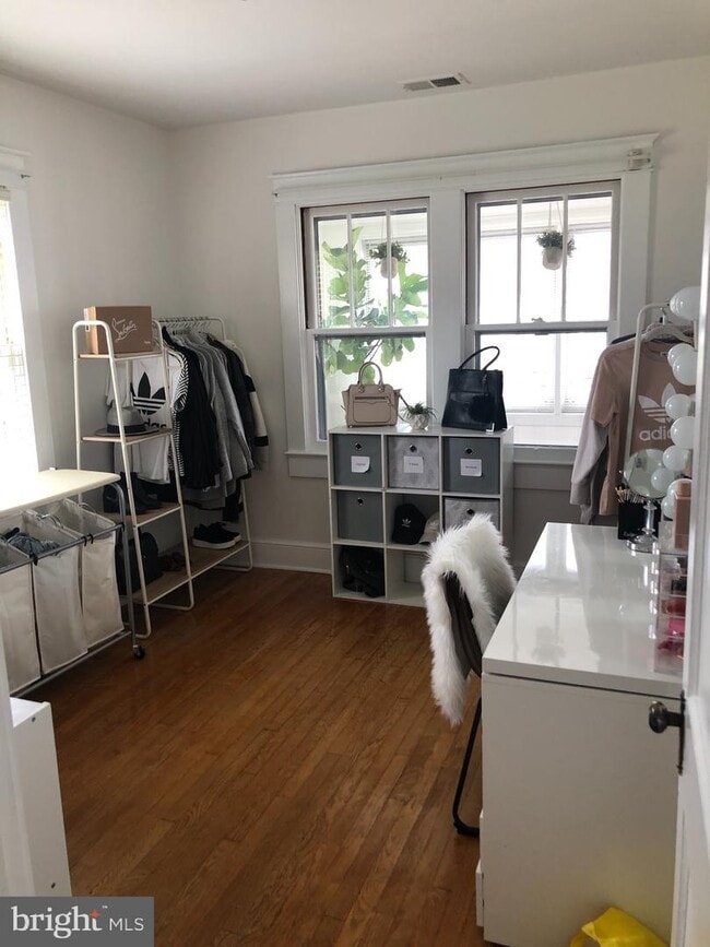 Building Photo - 90 Chatham Heights Rd