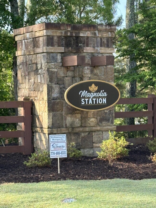 Foto del edificio - LIKE NEW, 3 bed 2 bath Townhome in Lula!