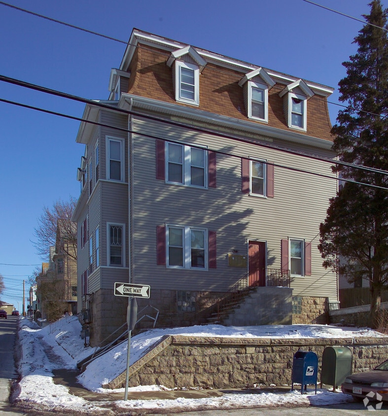 Building Photo - 446 Whipple St