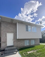 Building Photo - 1675 W 100 N