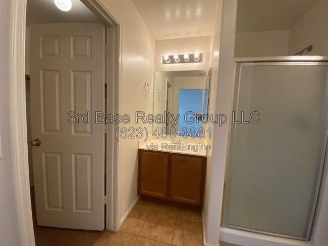 Building Photo - 118 N 224th Ln