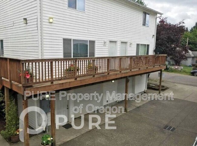 Building Photo - 12263 SE Steele St