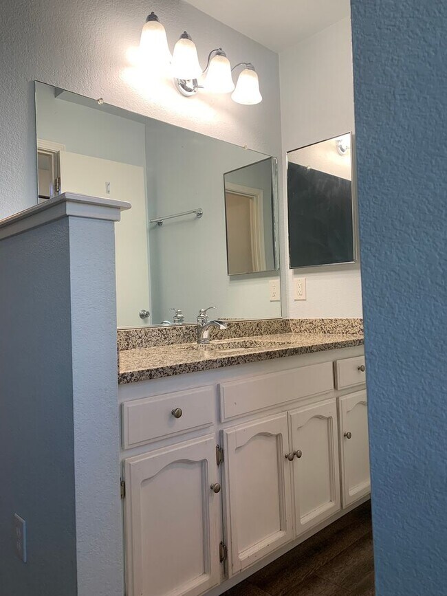 Foto del edificio - Beautifully Maintained Fairfield Home is A...