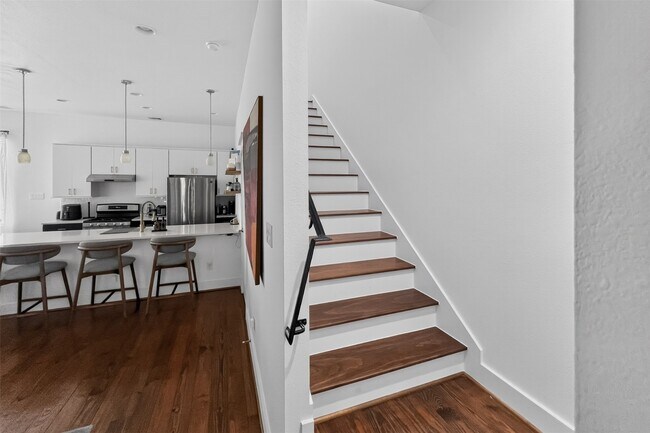 Building Photo - 205 Riley Ln