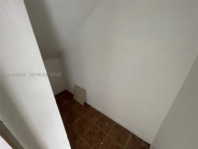 Building Photo - 1251 SE 31st Ct