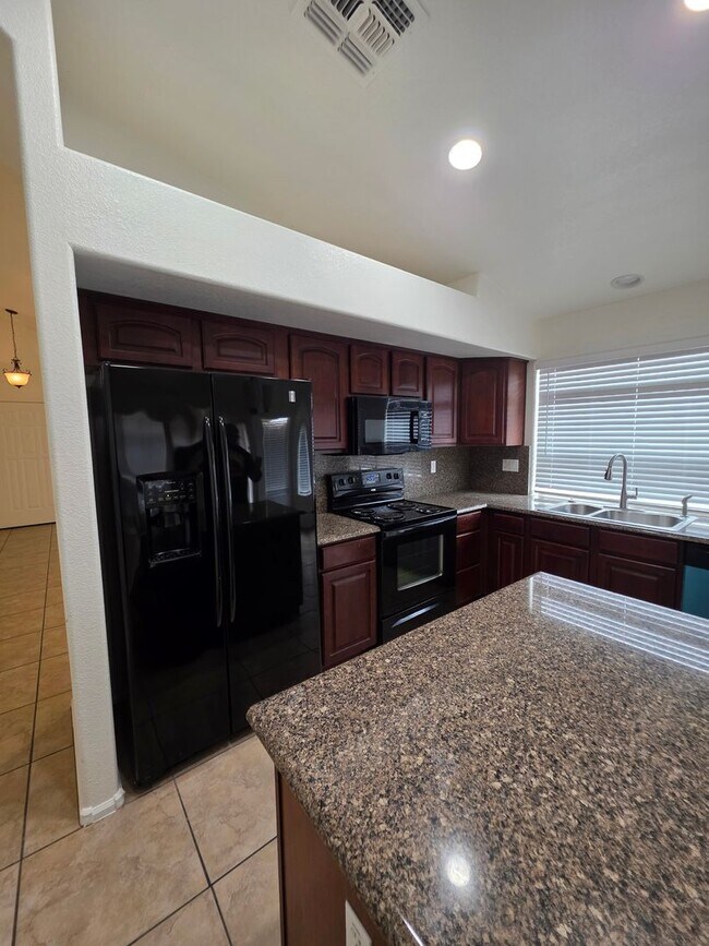 Foto del edificio - Single Story Large 4 bedroom- Maricopa
