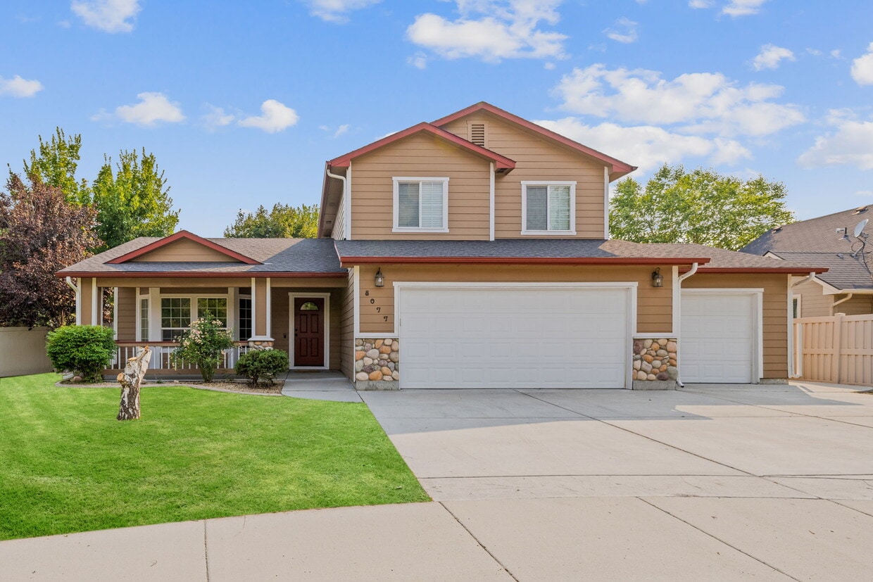 Primary Photo - 8077 N Sundial Way