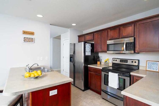 Building Photo - 5300 Silver Mill Dr