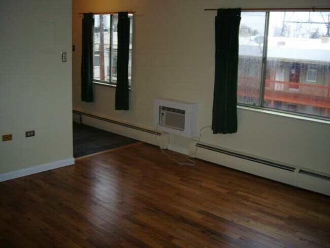 Foto del edificio - 1269 N Marion St