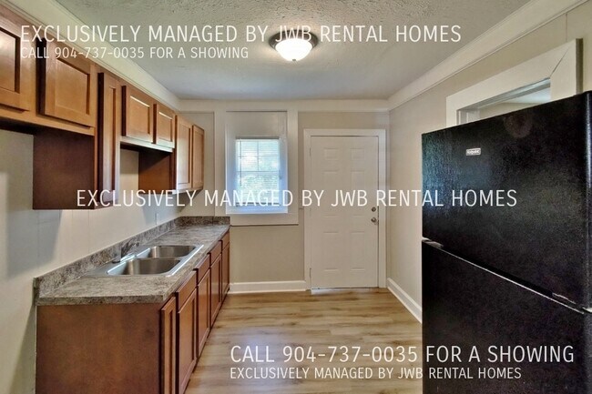Foto del edificio - 3150 3rd St Cir S