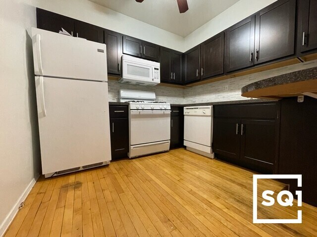 Kitchen - 701 W Junior Ter