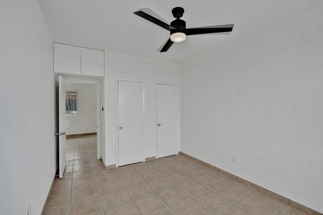 Foto del edificio - 2160 E Bay Harbor Dr