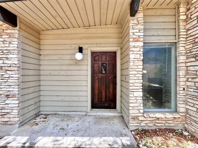 Building Photo - 8711 Westover Club Dr