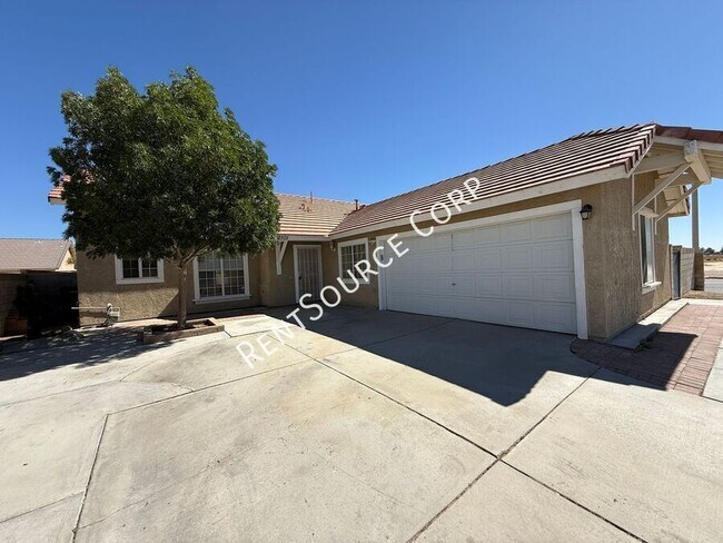 Foto del edificio - 2501 Summerchase Ave
