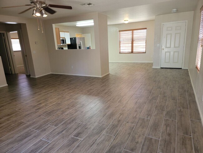 Building Photo - 15676 W Caribbean Ln