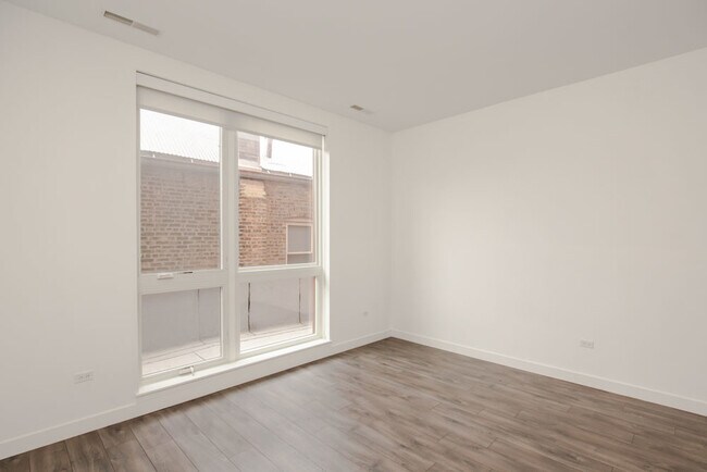 Foto del edificio - 3418 N Lincoln Ave