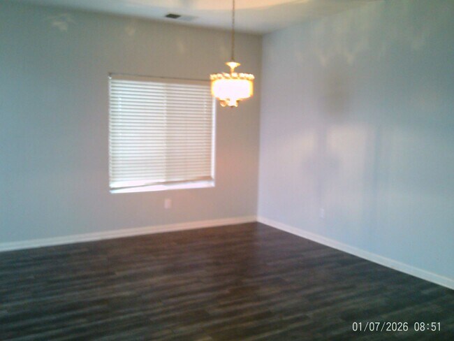 Foto del edificio - NW-WELCOME HOME !!! Price improvement!