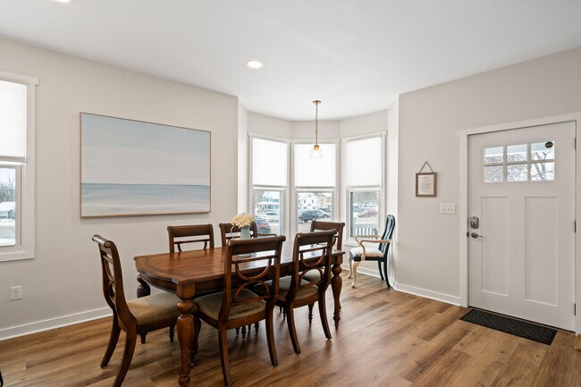 Foto del edificio - 80 W Geneva St