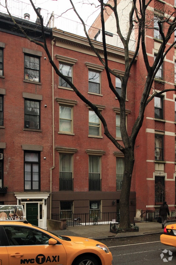 Primary Photo - 36 W 9th St