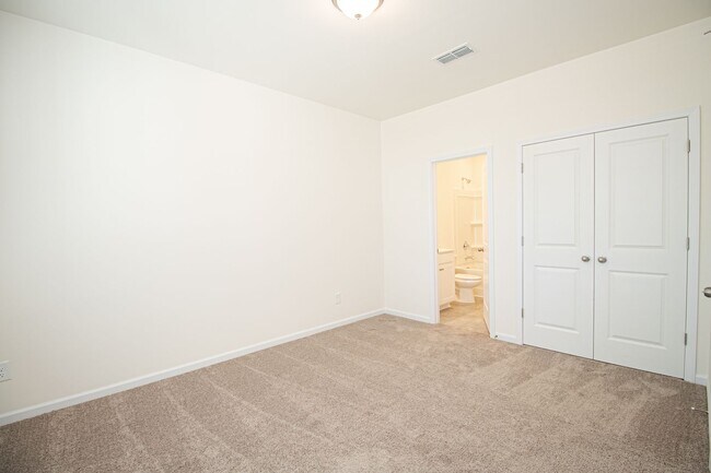 Foto del edificio - (Coming Soon) New 5 Bedrooms home in Indian Trail!