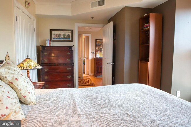 Bedroom - 777 7th St NW