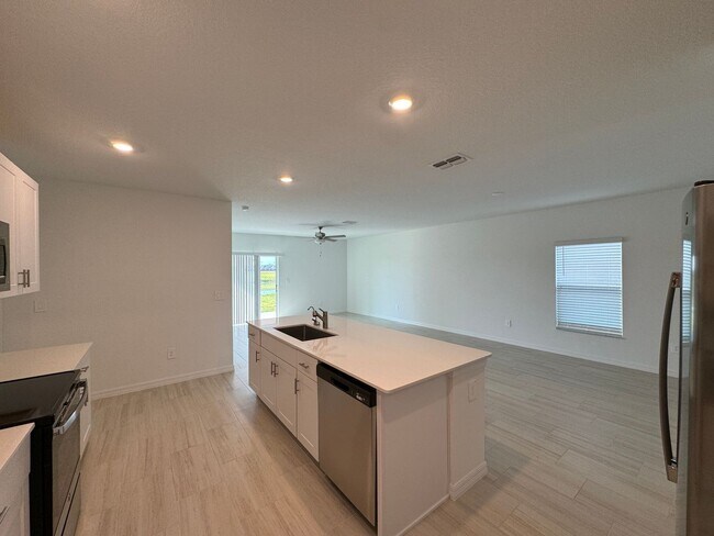 Building Photo - 11661 Radiant Shore Loop