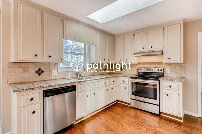 Foto del edificio - 3785 Bozeman Lake Rd, Kennesaw, GA, 30144