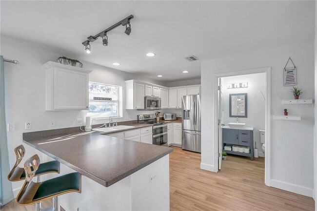Building Photo - 2913 Bear Oak Dr