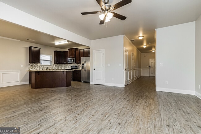 Building Photo - 175 Leland Ln