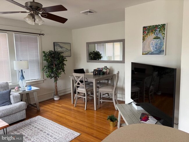 Building Photo - 404 Delsea Dr N