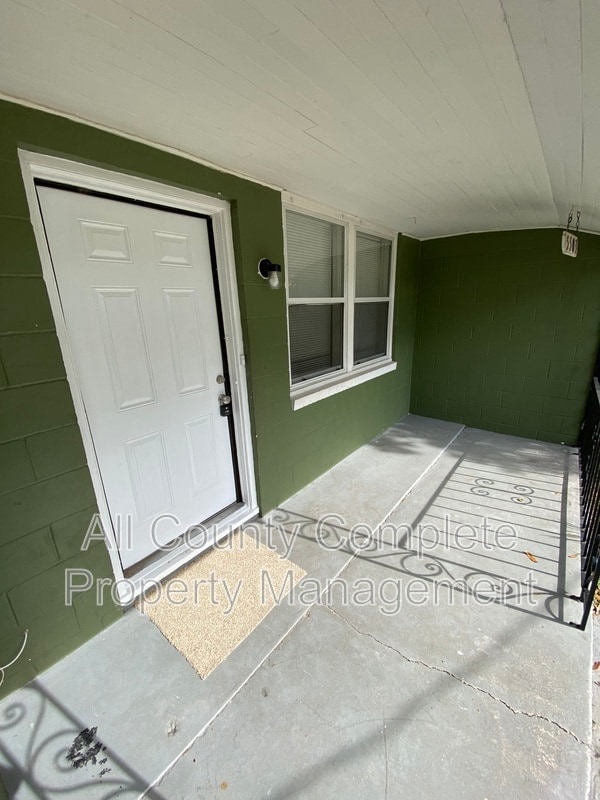 Building Photo - 5503 Royce Ave