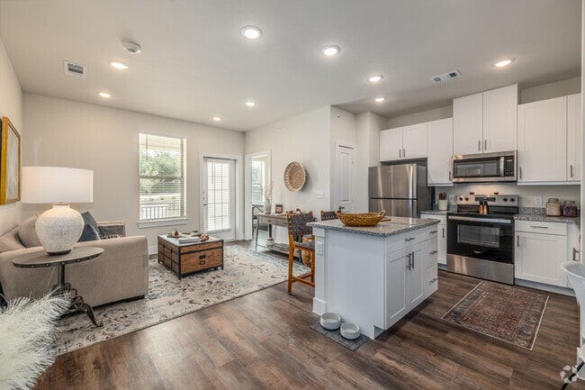 Interior Photo - Cypress Creek Montfort Drive